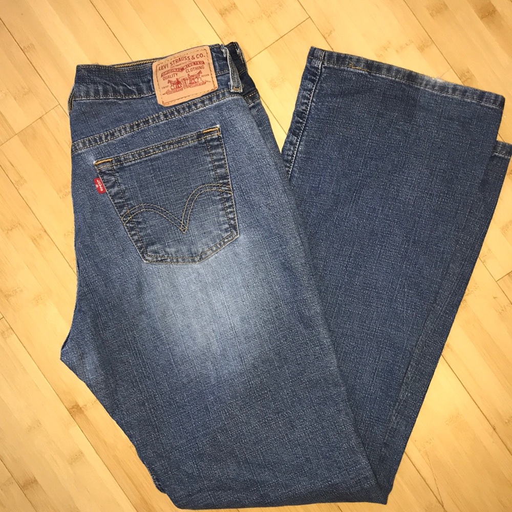 Levi 515 Boot cut size 10 S - worn & comfy- petite